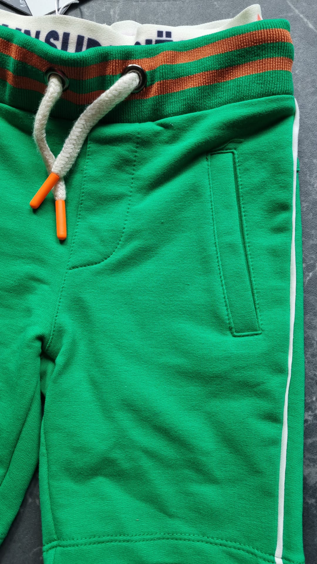 Short -- Green